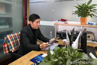 小托马斯恭喜詹姆斯40000分：他真的与众不同